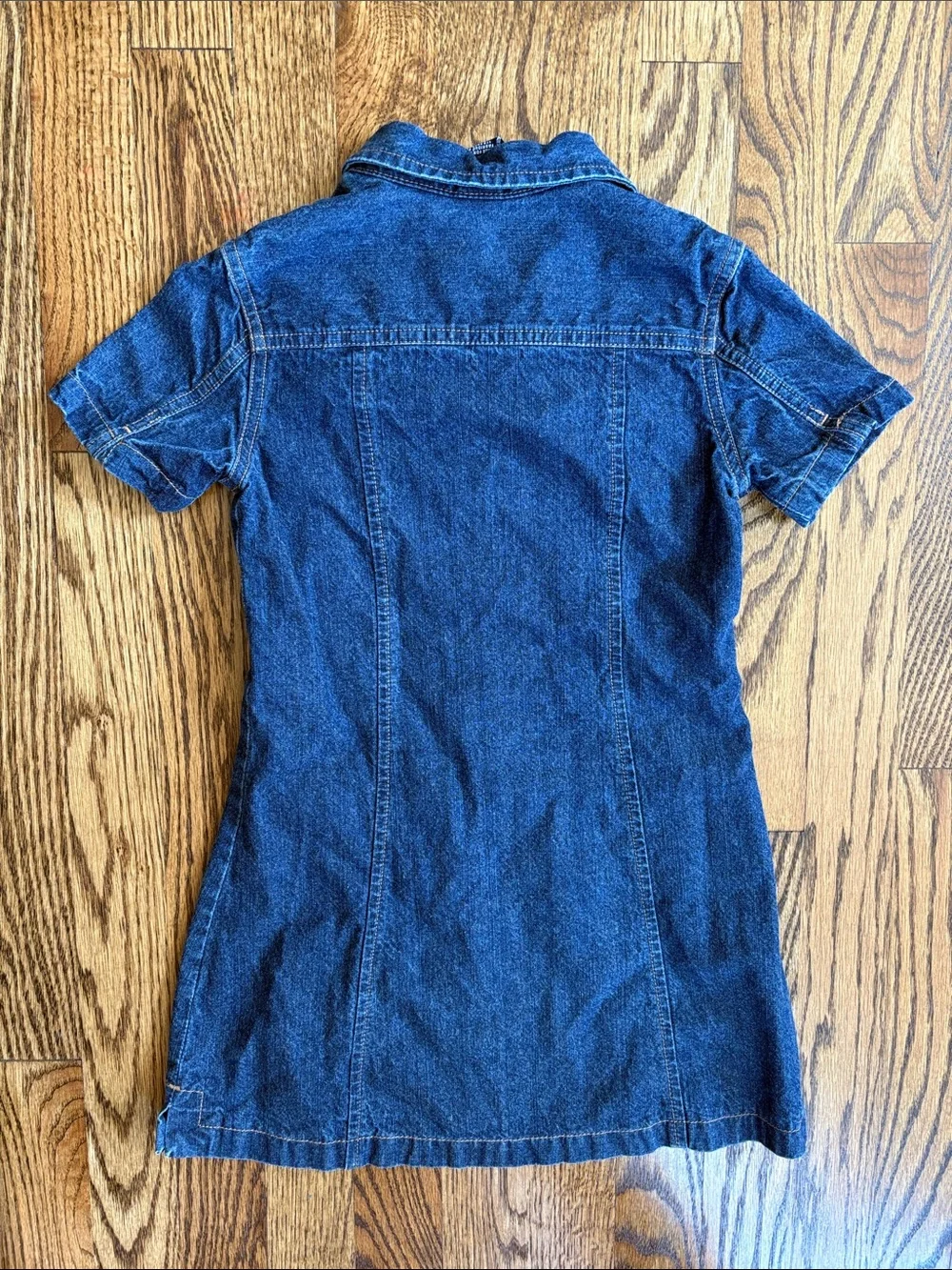 GAP girls’ dark denim Y2K denim button down dress, size 4. Like new condition